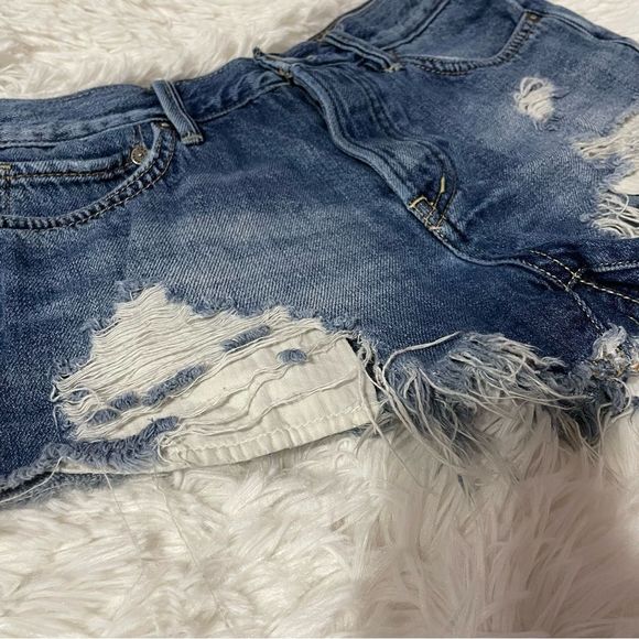 W25 Distressed Destroyed Blue Denim Jean Shorts Free People We The Free - Picture 4 of 8